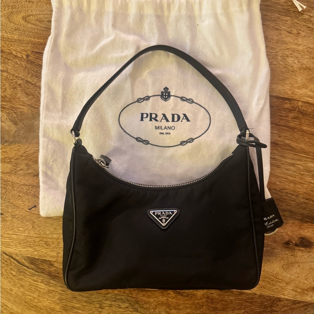Prada re-edition Black Nylon Shoulder Bag